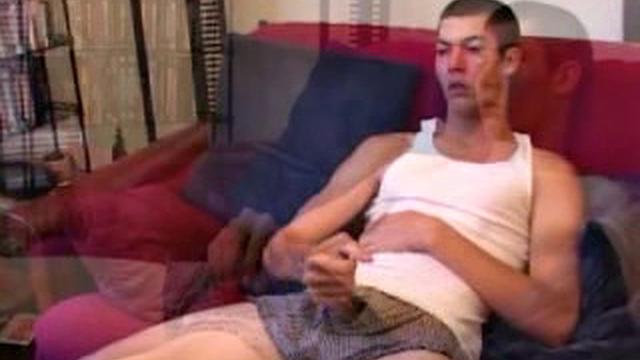 Бреннан Старк выжимает из себя всё под рукой, а камера не врёт ни капли иронии