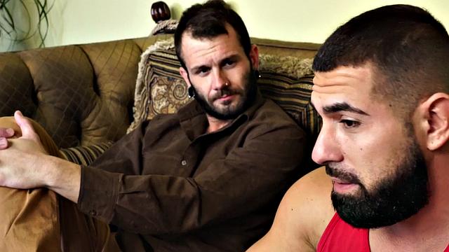 Muscly hunk rimming and barebacking while bottom wanks