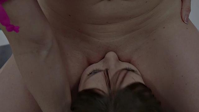 Wrestling MILF dyke facesitting 21yo after winning round