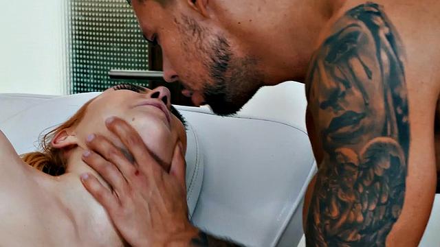 Stockinged Eurobabe gets pussy plowed after blowjob