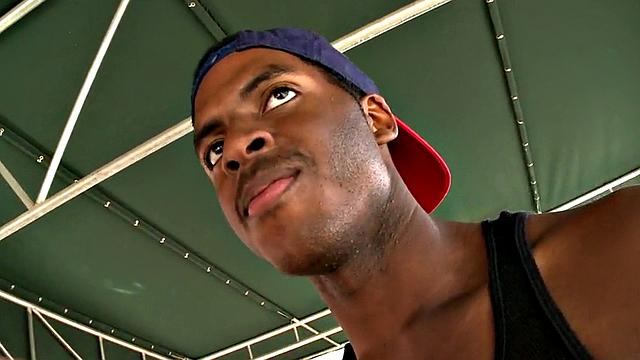 Ebony Thug pulled and fucked by white top in store