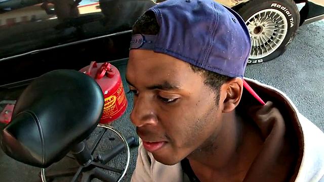 Ebony Thug pulled and fucked by white top in store