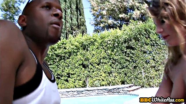 Big cutie babe pounded by BBC outdoor