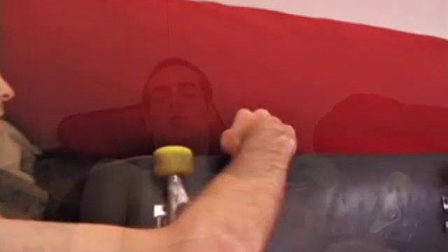 Джеймс Шафер дрочит