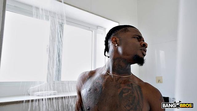 Big Dick Stretches Pussy