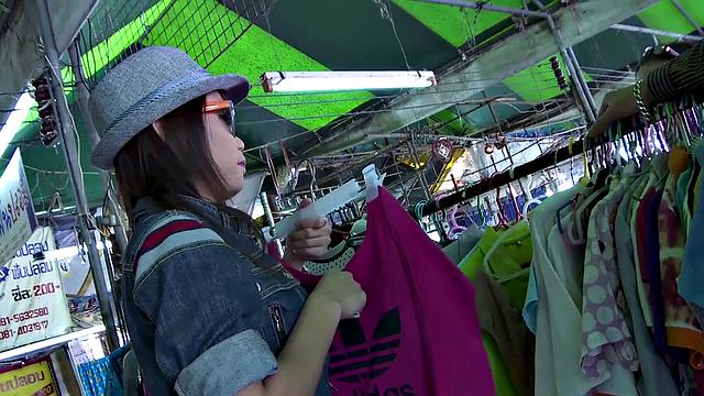 Som - Getting Intimate - 4min Clip