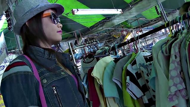 Som - Getting Intimate - 4min Clip