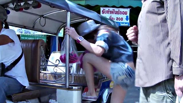 Som - Getting Intimate - 4min Clip