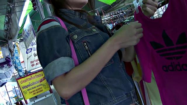 Som - Getting Intimate - 4min Clip