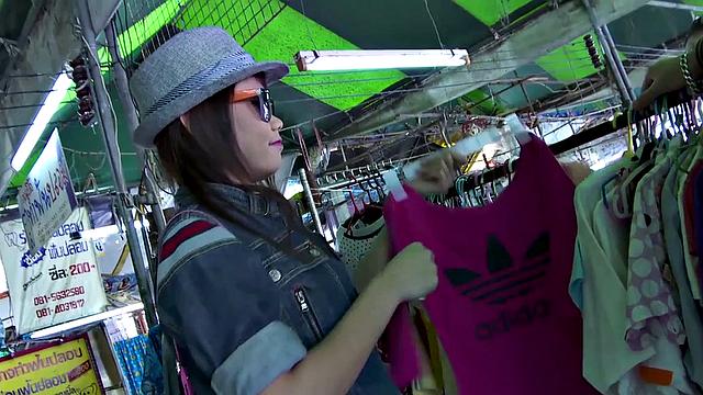 Som - Getting Intimate - 4min Clip