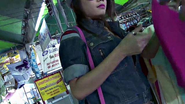 Som - Getting Intimate - 4min Clip