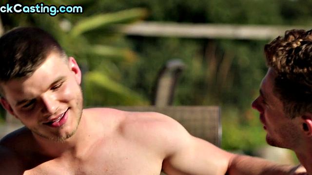 Amateur jocks fuck on swimming pool outdoor