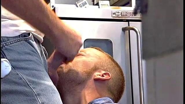 качки устраивают мощные залпы на свежем воздухе