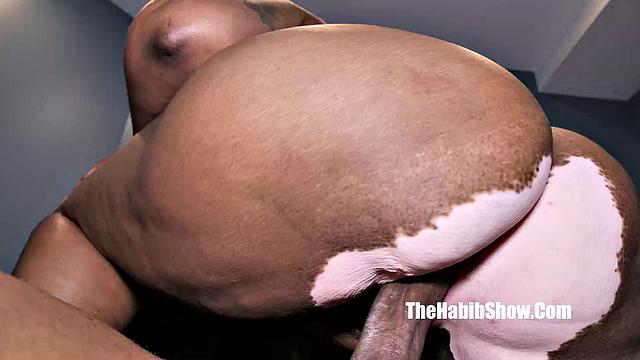 wow, that ass on liyah da bunni is so thick and juicy fucked on stretch3x