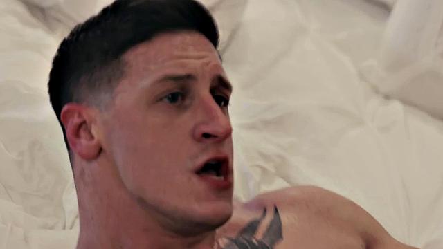 Taboo stepbro barebacked by tattooed stud to cumshot