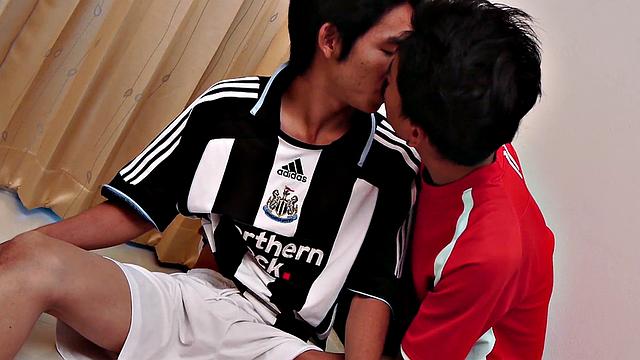 Sportive orient twink bareback fucked by partner till cumshot