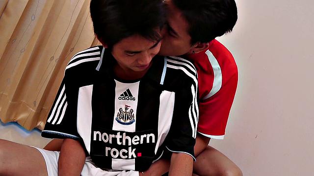 Sportive orient twink bareback fucked by partner till cumshot