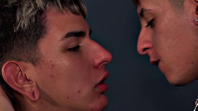 Мило жёстко шпилит Доннана, не давая отдышаться