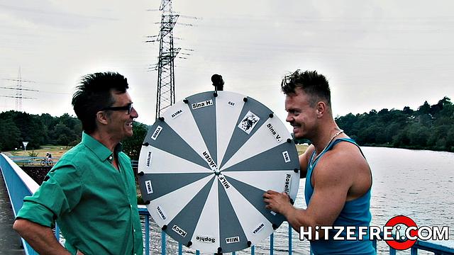 Shoot hot juice in the face