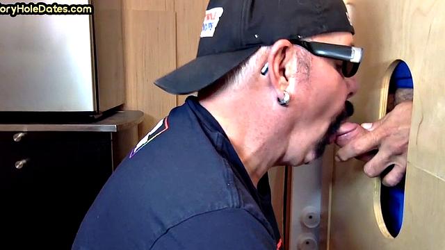 Amateur gloryhole daddy sucks pecker in homemade BJ