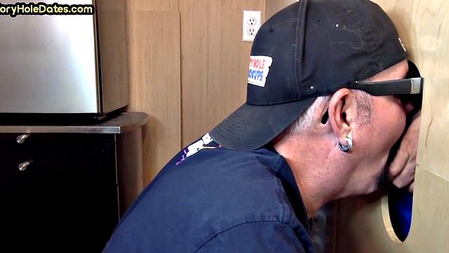 Amateur gloryhole daddy sucks pecker in homemade BJ