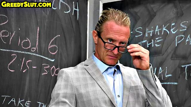 21yo petite babe gets pussyfucked