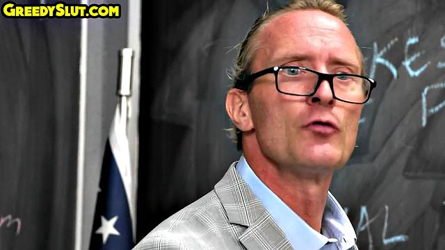 21yo petite babe gets pussyfucked