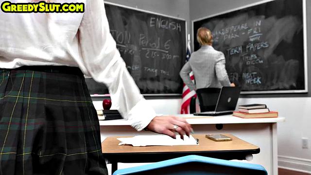 21yo petite babe gets pussyfucked