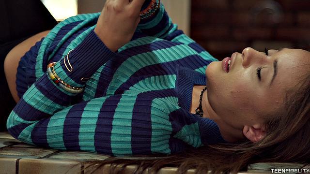 она требует кончить в неё по максимуму, не сдерживаясь