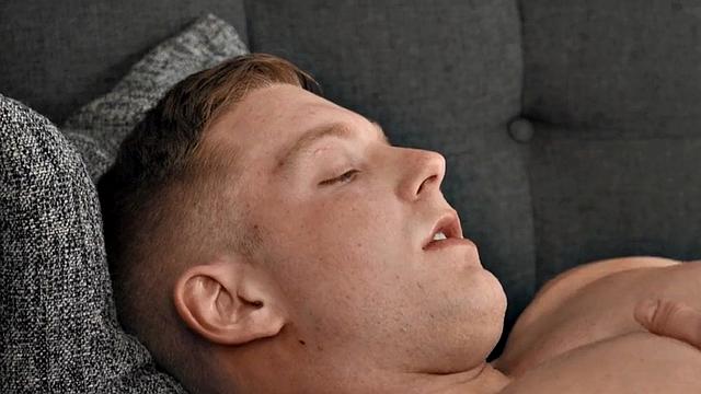 Buff stud solo masturbation jerking his big dong