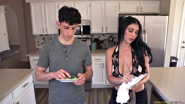 Attached To Stepmom - S1:E9