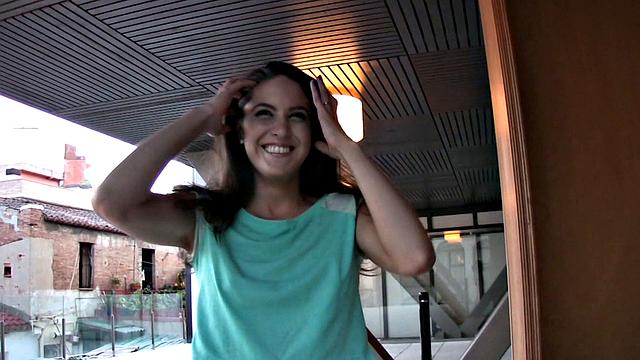 Spanish Waitress Fucks Cash