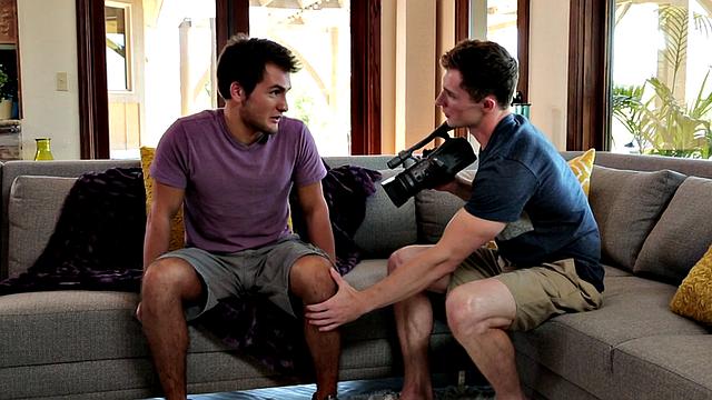 Cocksucking stud fucks tattooed BF's ass at home