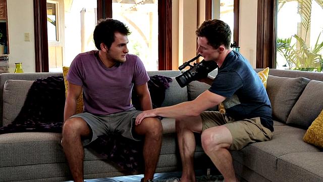 Cocksucking stud fucks tattooed BF's ass at home