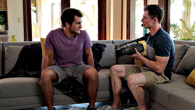 Cocksucking stud fucks tattooed BF's ass at home