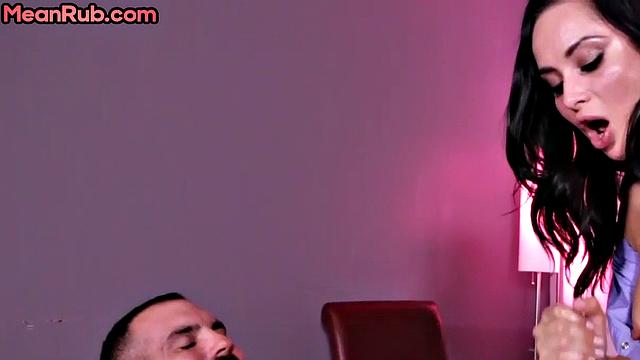 Nympho babe enjoys sucking big dick while jerking