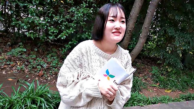 Amateur Hana Kawamura comes to masturbate for us today