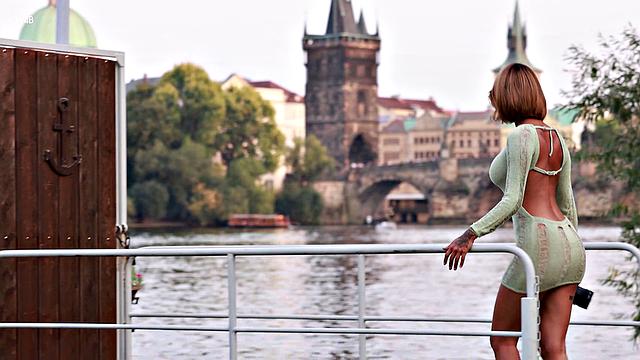 Veronica Mendo: Fuck Machine: Work And Fun