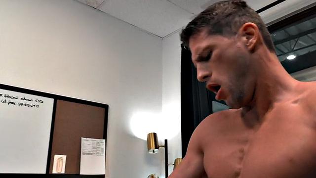 Office hunk bends over bulky bottom after missionary sex