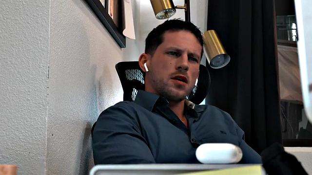 Office hunk bends over bulky bottom after missionary sex