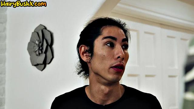 Roundbooty redhead bouncing on bed