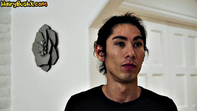 Roundbooty redhead bouncing on bed