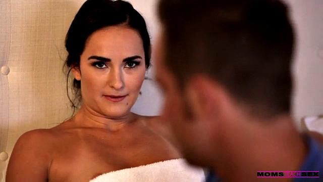 Take Care Of Your Stepmom 2-E2