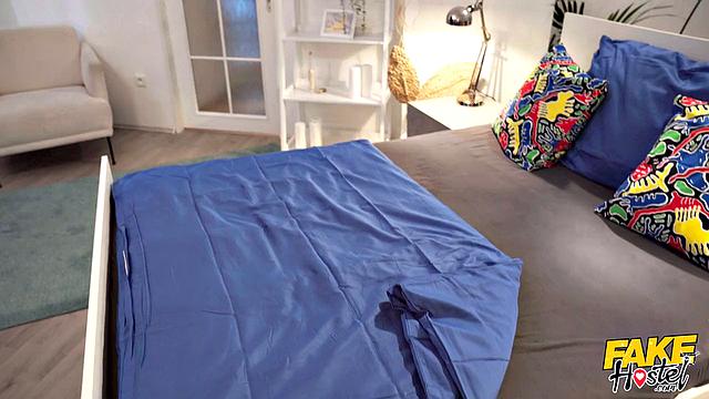 Три зрелые лесбиянки страстно ласкают друг друга на одной кровати в хостеле, играют с дилдо и вибратором до оргазма, Angel Wicky, Candy Alexa и Sapphire Astrea наслаждаются женскими телами и горячим сексом вместе.