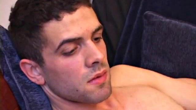 Skater Jesse Beats Off