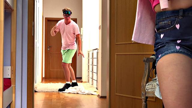 Brunette hottie in shorts gets cum-swapping & fucking in reverse cowgirl position