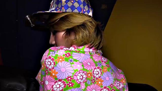 Gitar: Songkran Playa Barebacking