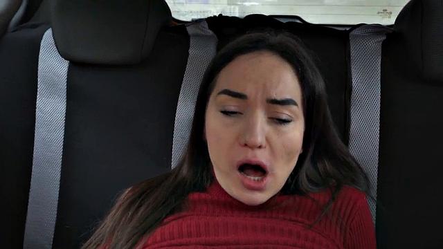 Driving amateur babe fucked in car outdoors by instructor