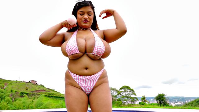 Angie Bravo's Splash