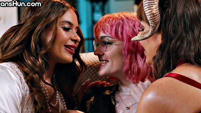 Petite pinkhair Tranny gets cocksucked by cosplay sluts